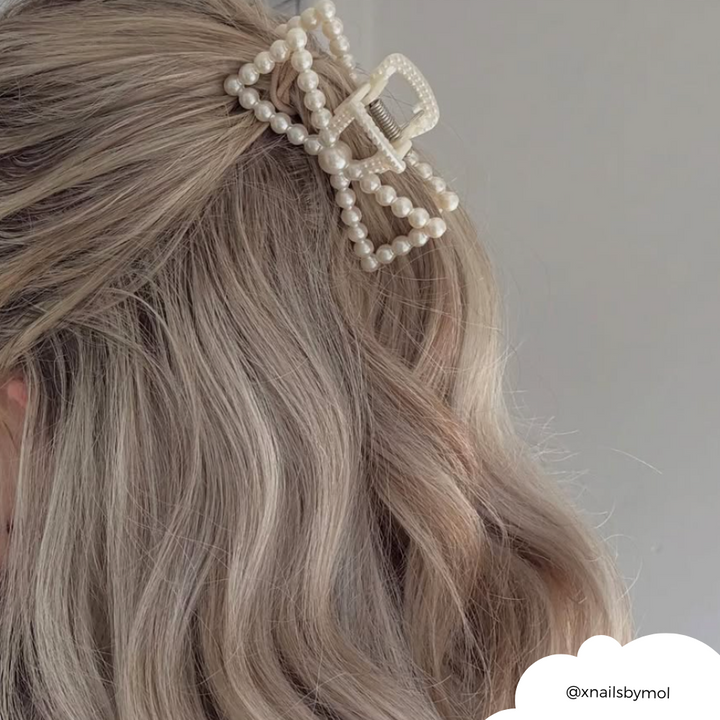 Pearl Bow Claw Clip