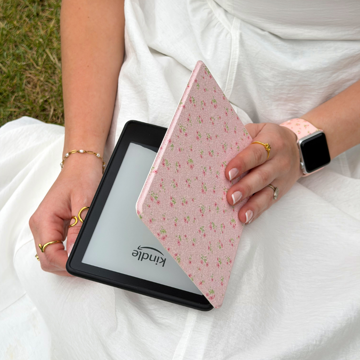 Open kindle case ditsy floral pink in picnic setting